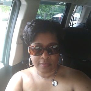 Meet your Posher, Romelda